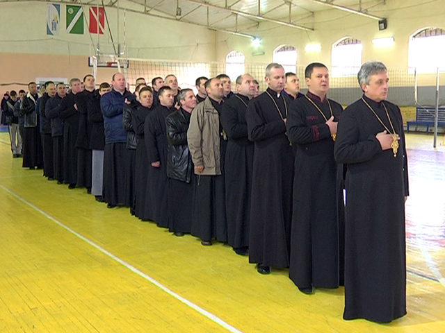 Як у Коломиї близько трьохсот священиків спортом займалися (ВІДЕО)