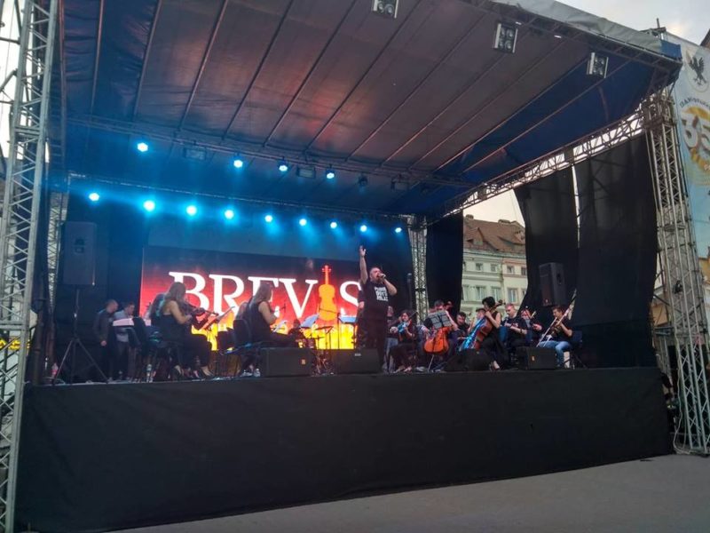 Рок-оркестр “Brevis” запалив франківців неймовірним концертом (ФОТО)