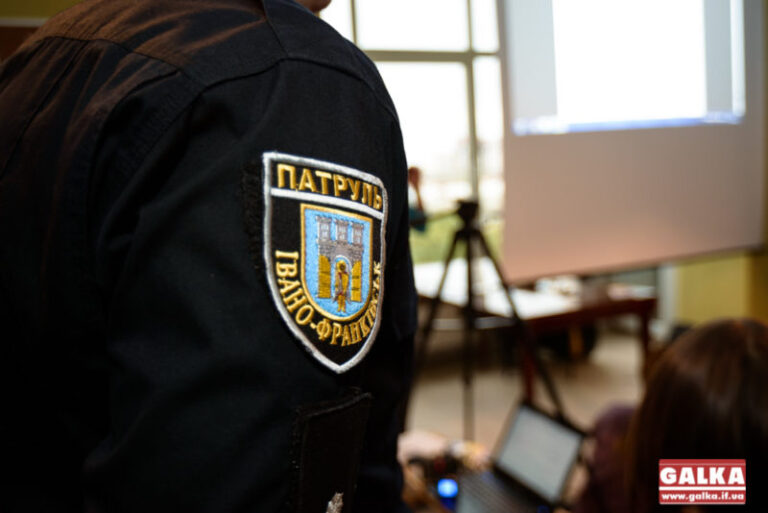 Небайдужий чоловік і патрульні не дали жінці накласти на себе руки – вдома її чекає маленька дитина (ФОТОФАКТ)