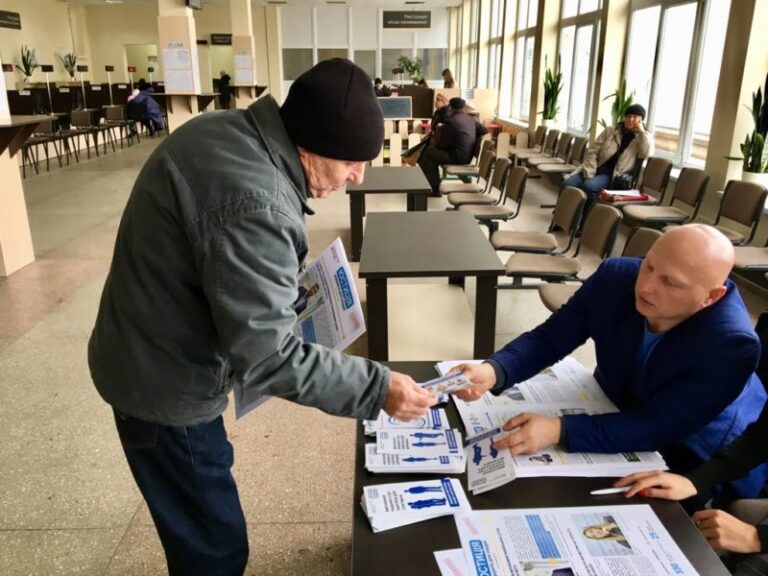 У Коломиї громадянам розповідали про їхні права (ФОТО)