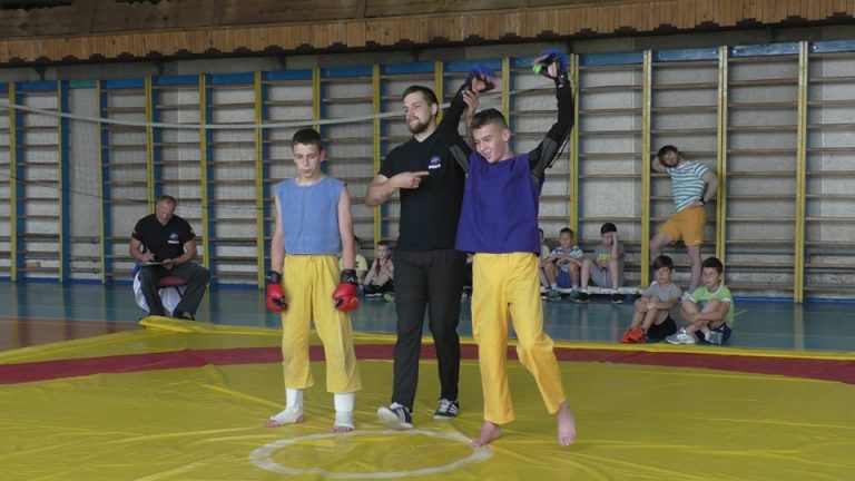 Відкритий чемпіонат Івано-Франківської області з фрі-файту стартував у Долині (ФОТО)