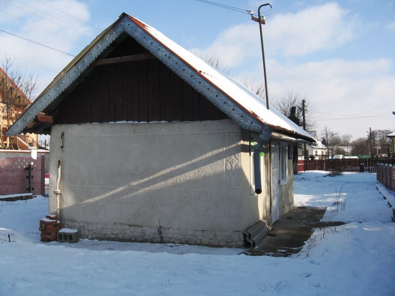 Придбана за наказом Марцінківа за чверть мільйона буда стоїть пусткою вже півтора роки (ВІДЕО)