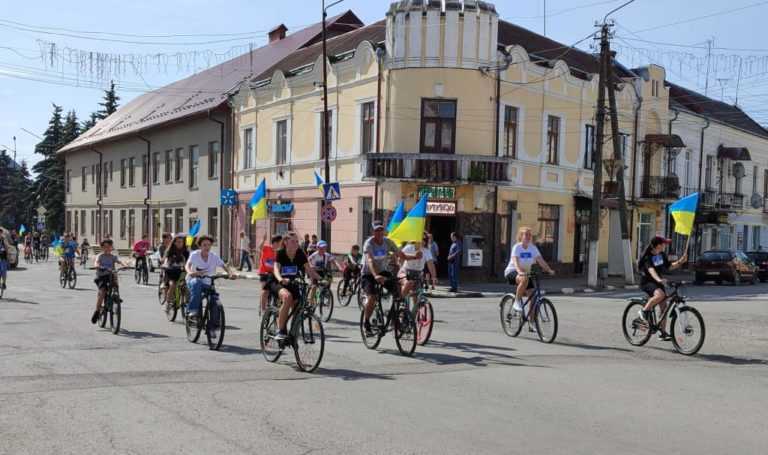 У Тлумачі провели велопробіг в пам’ять про загиблих і полонених захисників (ФОТО)