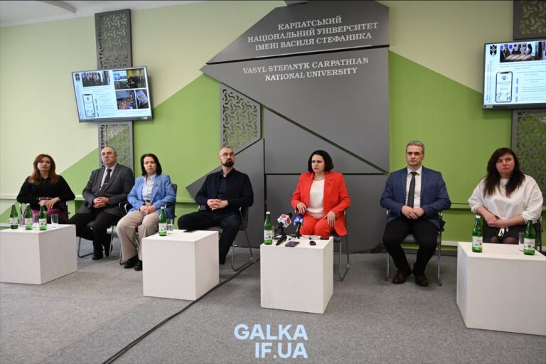 Ректорка Карпатського університету про перші 100 днів на посаді: оновила команду проректорів і підписала 26 угод з ліцеями (ФОТО)