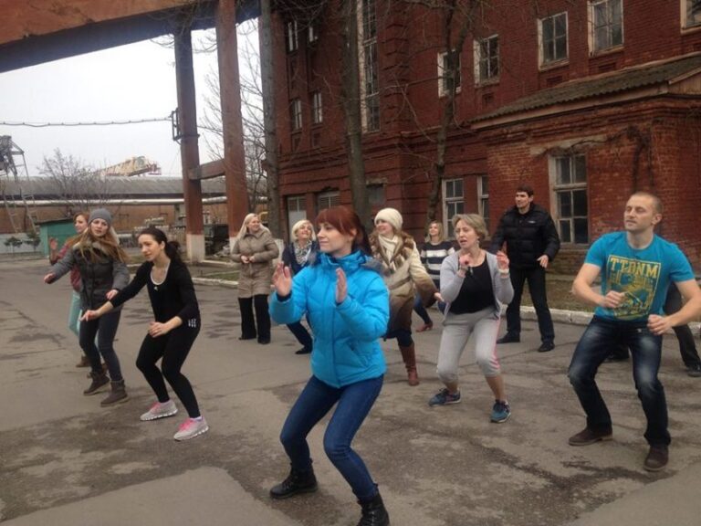 “Прикарпаттяобленерго” запровадило 5-хвилинну фізкультпаузу у роботі працівників (фото)