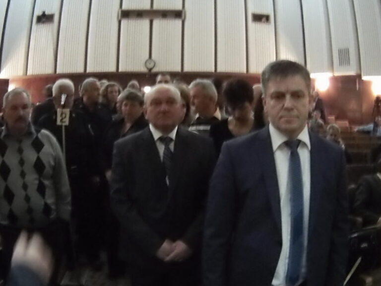 Мер Болехова привіз громаду на сесію облради – бути черговому скандалу (ФОТО)