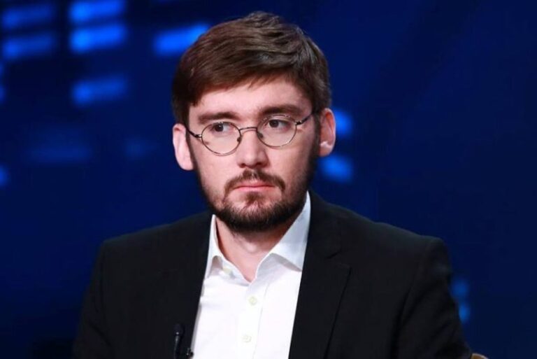 Народ, бачу у вас новий кумир. Радий за вас. Даю йому 3, максимум – 4 місяці, – політолог про Хатію Деканоїдзе