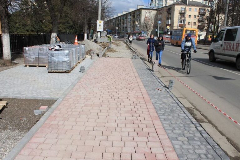 Марцінків продає частку в бруківочному заводі (ДЖЕРЕЛА)