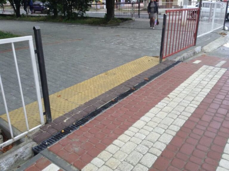 У Франківську почали дбати про людей з інвалідністю: мають підняти 9 переходів та зробити ще 16 пандусів