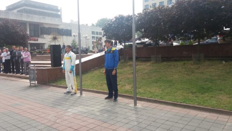 Прикарпатський легкоатлет отримав  грошову нагороду від президента