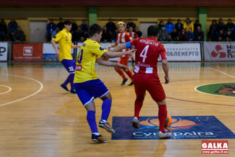 Лідер “Екстра-ліги” вперше в сезоні втратив очки “завдяки” “Урагану”