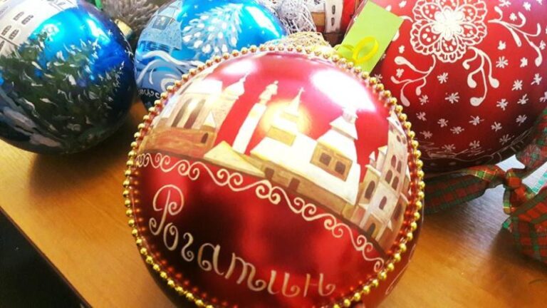 У Рогатині діти виготовили новорічні іграшки для центральної ялинки (ФОТО)