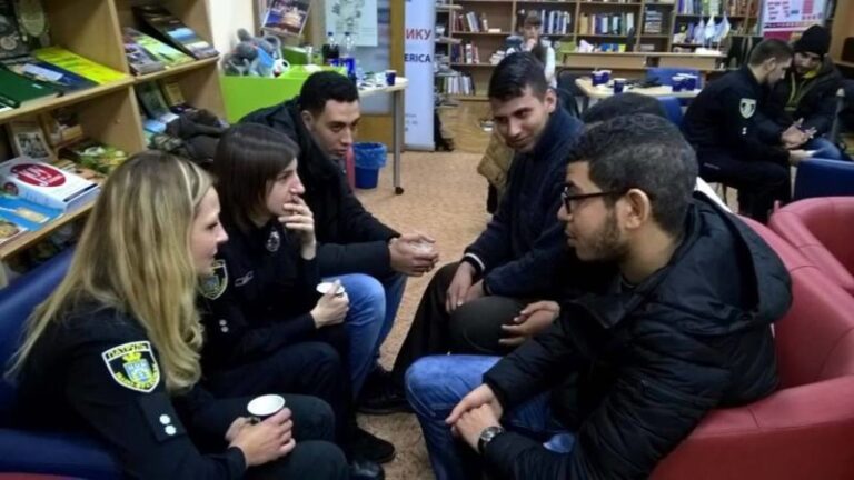 Франківські патрульні поспілкувалися з іноземними студентами-першокурсниками (ФОТО)