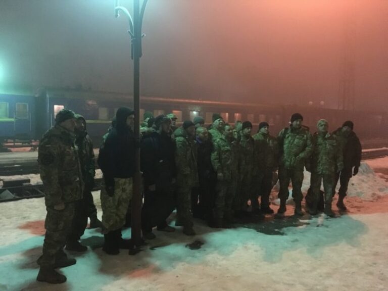 До Івано-Франківська повернулися військові резервісти (ФОТО)