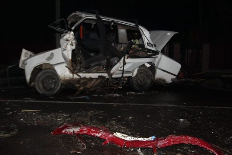 Моторошні світлини з місця смертельної ДТП на Прикарпатті з’явилися у мережі (ФОТО 18+)