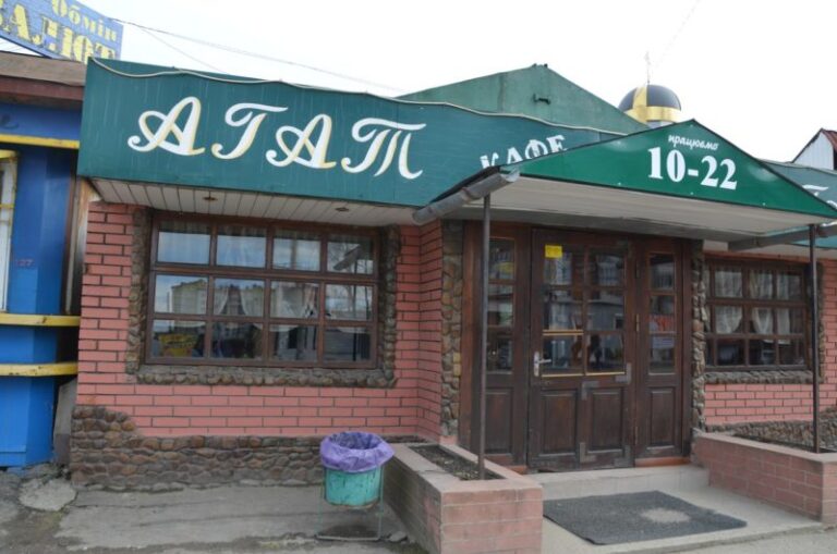 У Франківську громадські активісти зафіксували продаж алкоголю неповнолітнім (ФОТО)