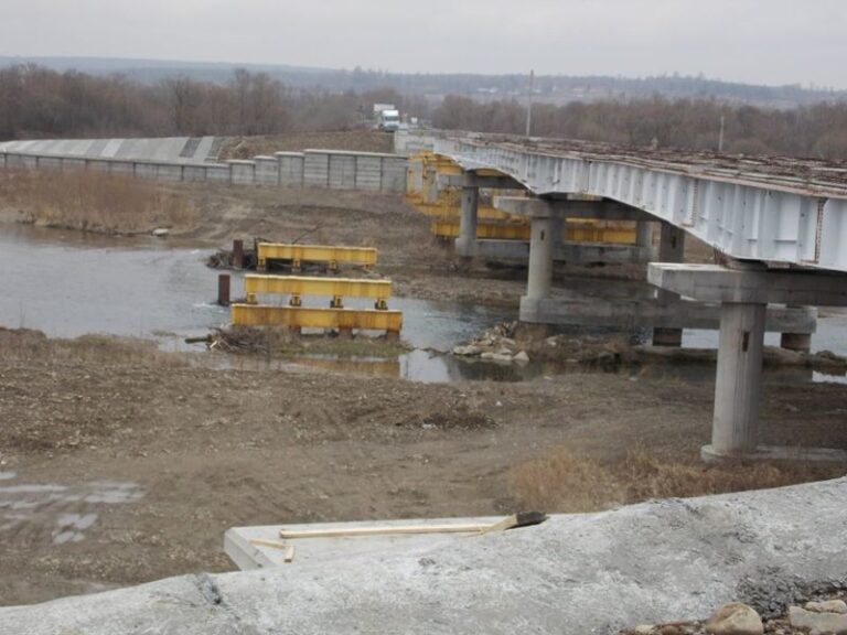 Цьогоріч у Драгомирчанах добудують автомобільний міст (ФОТО)