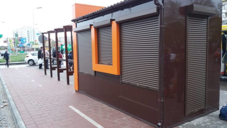 Нову велодоріжку на БАМІ “облаштували” кіоском та зупинкою для маршруток (ФОТОФАКТ)