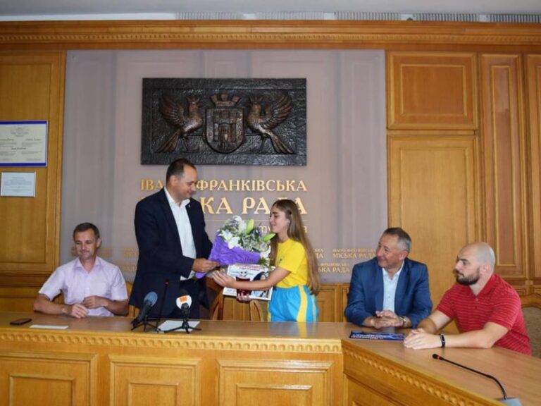 В Івано-Франківську нагородили найкращу спортсменку місяця (ФОТО)