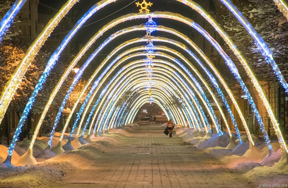У мережі з’явилися казкові світлини зимового Франківська (ФОТО)