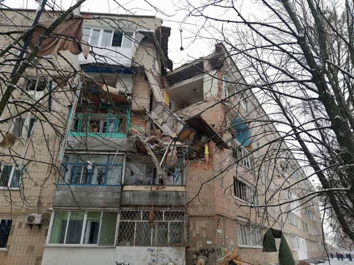Вибух газу зруйнував 3 поверхи в житловому будинку на Київщині (ФОТО, ВІДЕО)