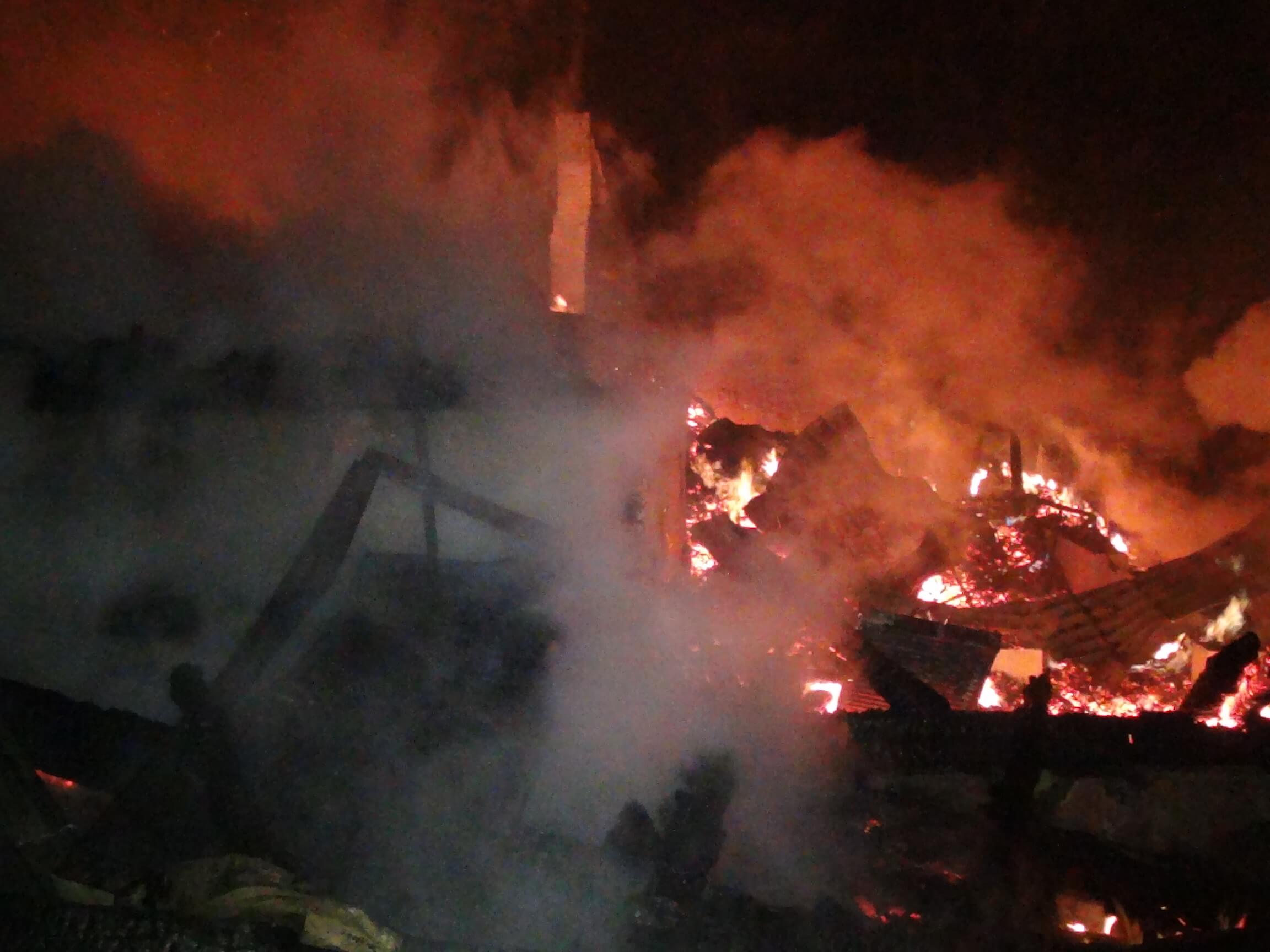 Тіло на згарищі після пожежі готелю у Яблуниці – працівника закладу (ФОТО)