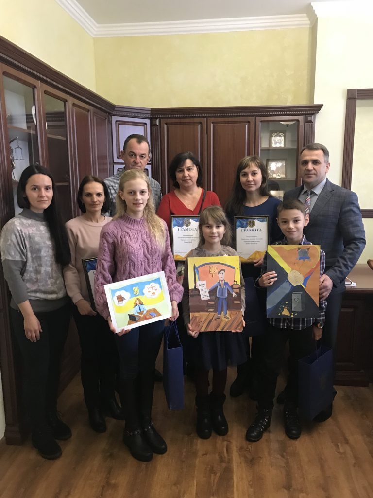 У Франківську нагородили переможців конкурсу «Прокурор очима дитини» (ФОТО)