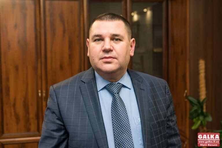 «Прикарпаття п’яте в рейтингу по видачі закордонних паспортів», – начальник обласного управління Державної міграційної служби Сергій Саїв.