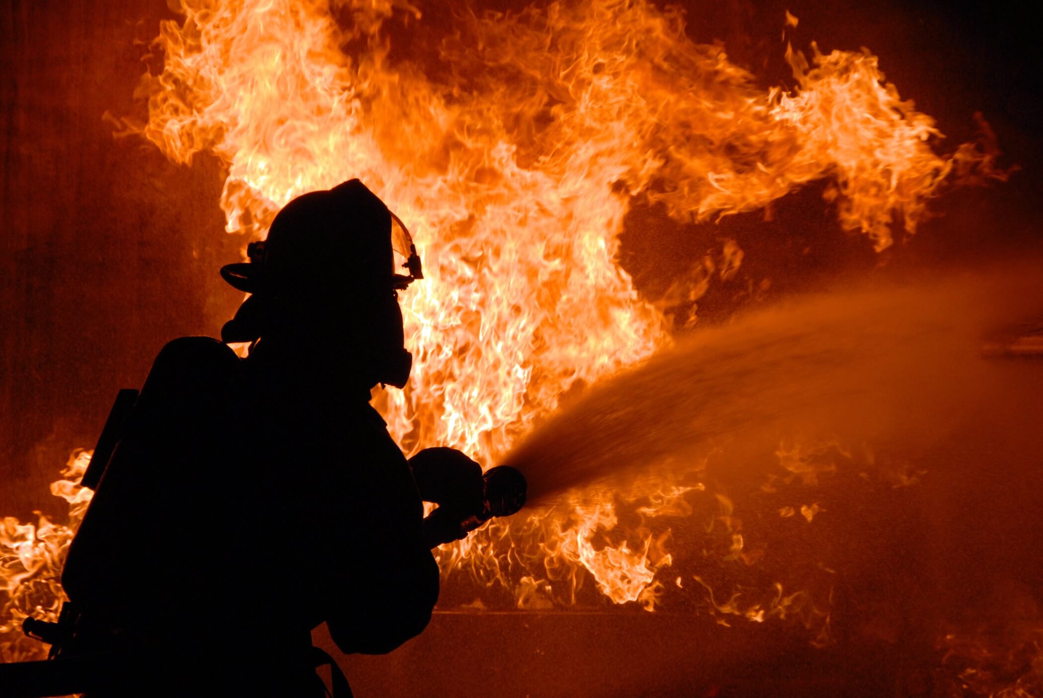 Необережне поводження з вогнем ледь не забрало життя 43-річного прикарпатця