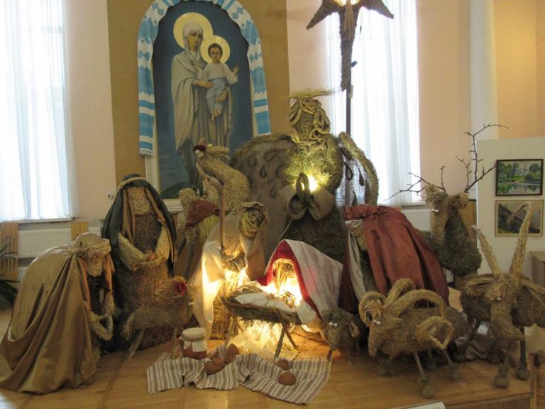 На Прикарпатті створили унікальний вертеп із сіна (ФОТО)