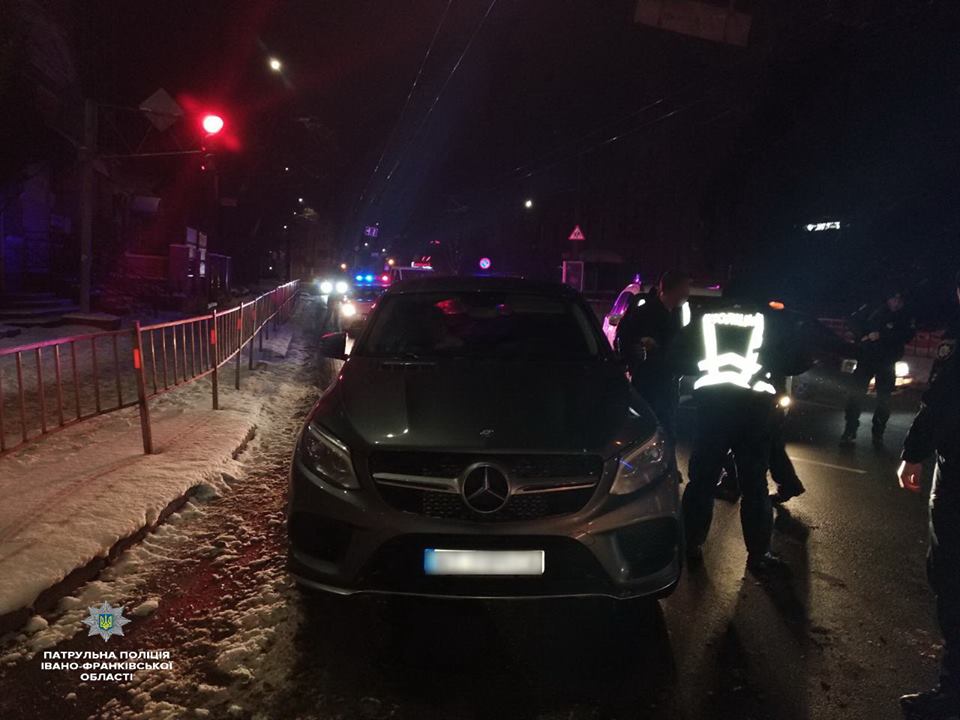 В Івано-Франківську шість екіпажів поліції наздоганяли нетверезого водія (ФОТОФАКТ)