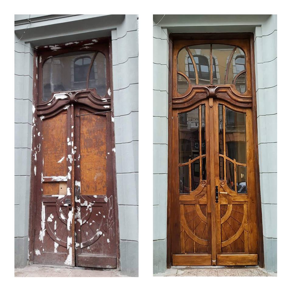 В Івано-Франківську відреставрували ще одні старовинні двері (ФОТОФАКТ)