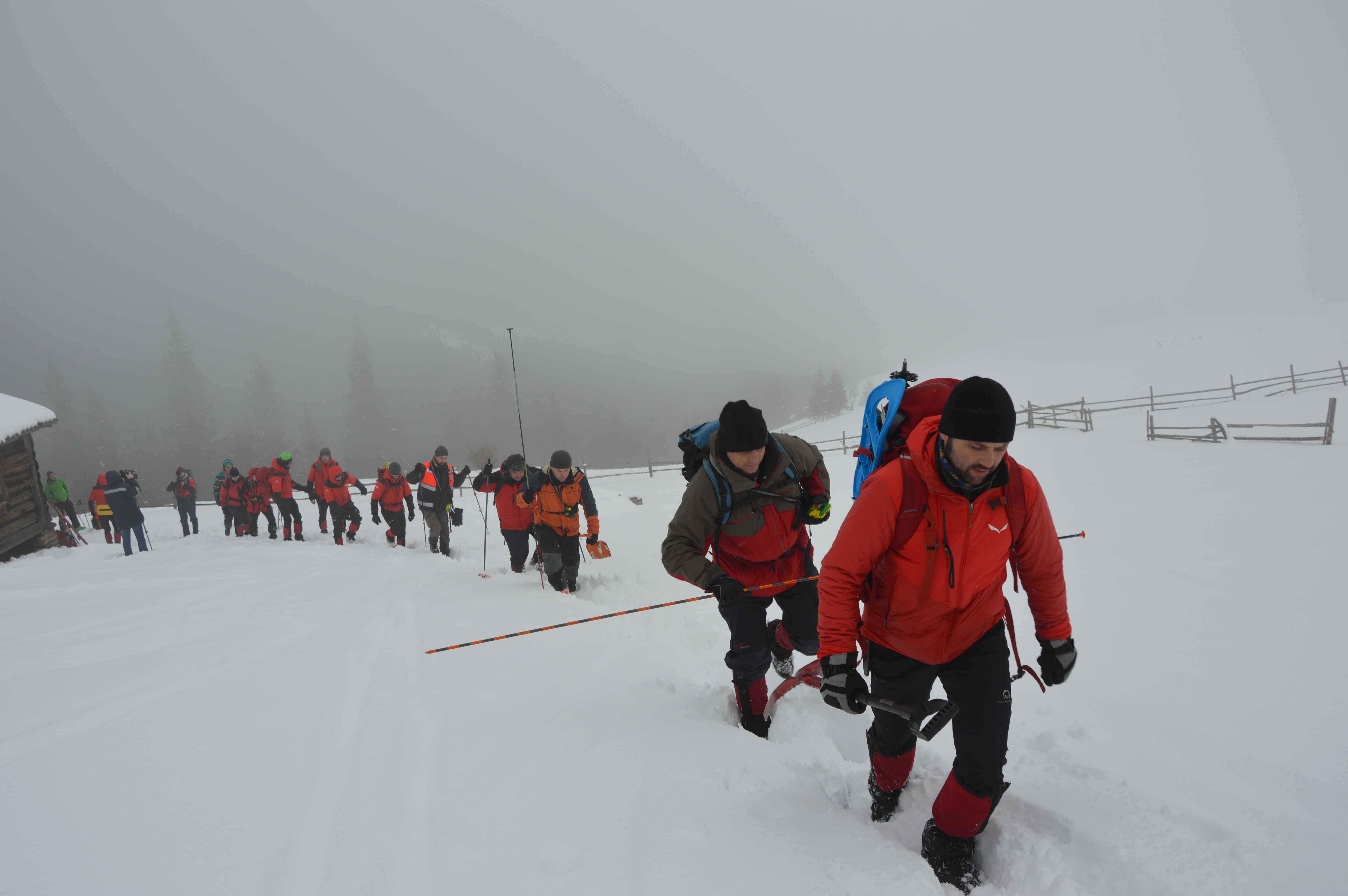 Прикарпатські рятувальники провели сніголавинні навчання (ФОТО)