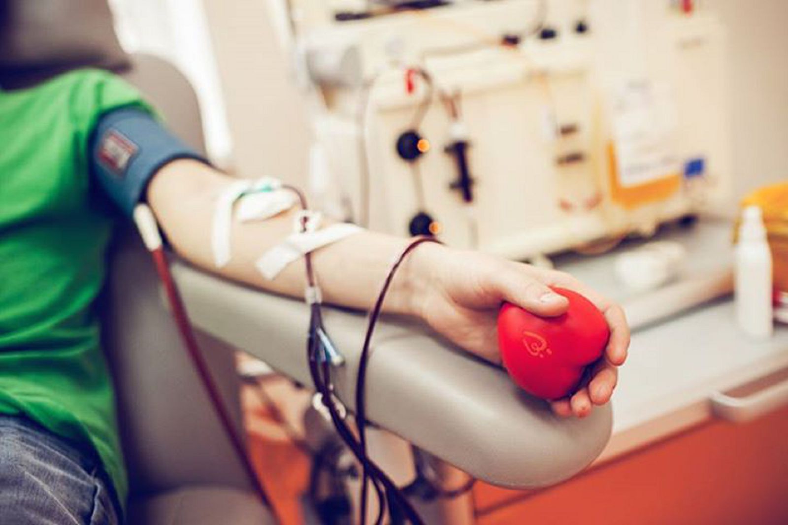Прикарпатському обласному центру служби крові не вистачає донорів