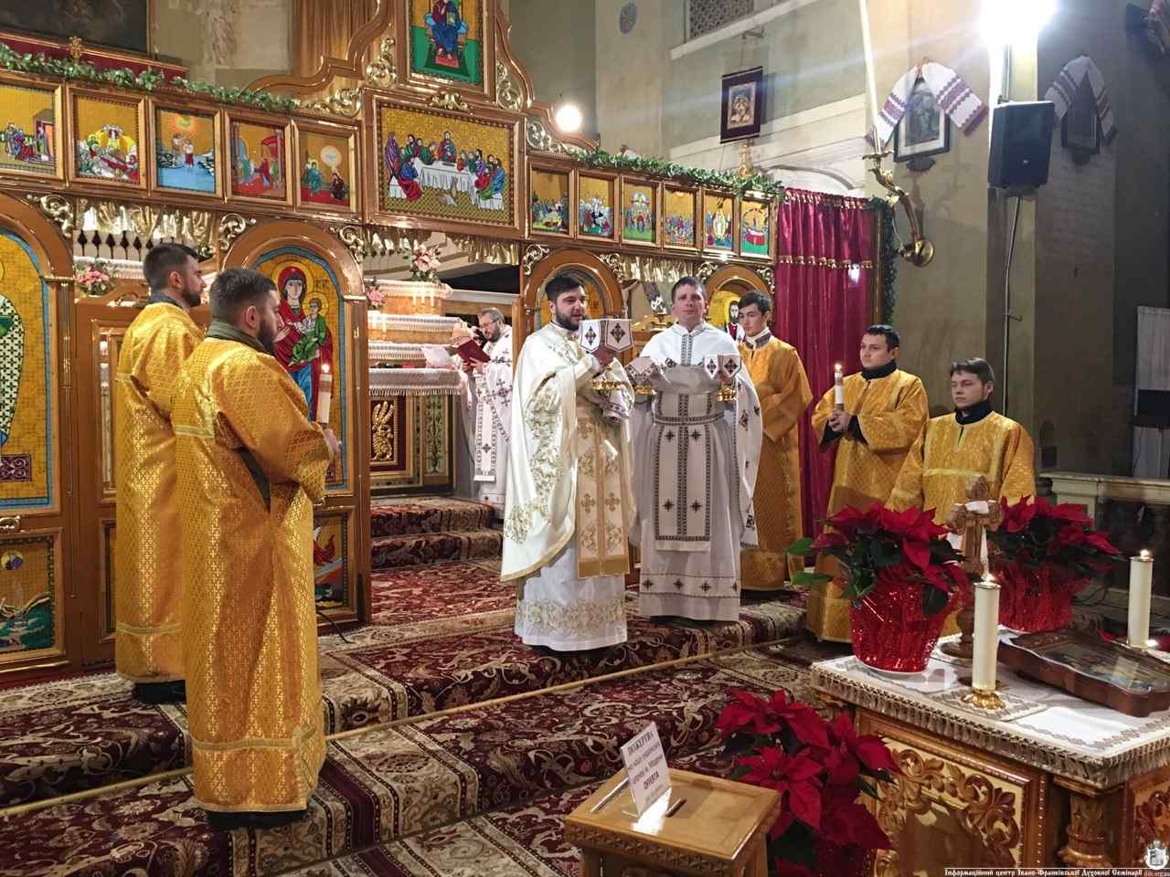 Священики і семінаристи з Івано-Франківська колядують в Італії (ФОТО)