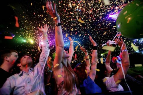 У США вчителька організувала новорічну вечірку для школярів з алкоголем і марихуаною