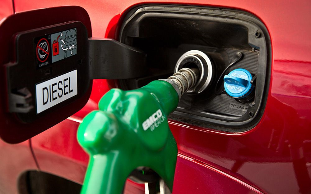 Прикарпатці стали менше купувати дизельне паливо та бензин, – статистика