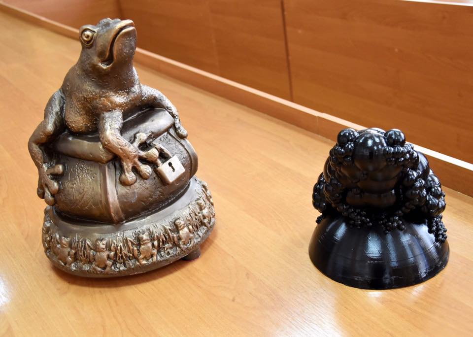 У Франківську презентували ескізи пам’ятника жабі – переможця не обрали (ФОТО)