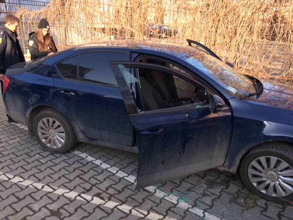 Невідомі напали на автівку Марцінківа (ФОТО)