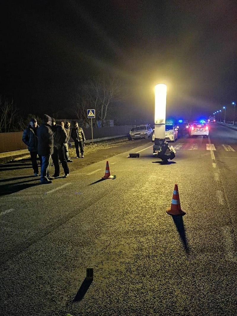 На Прикарпатті селяни хотіли влаштувати самосуд над водієм BMW X5, який збив ровериста (ФОТО, ВІДЕО)