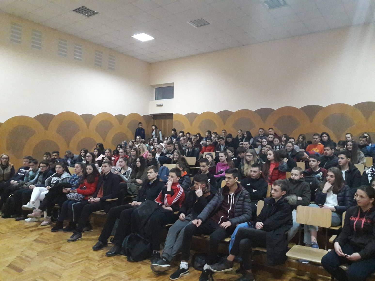 В Івано-Франківську проводять уроки тверезості для школярів (ФОТО)