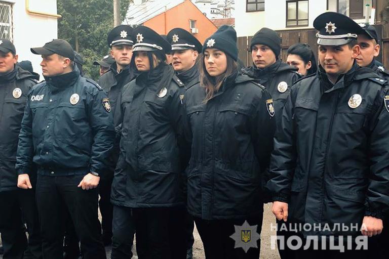 Поліцію Прикарпаття перевели на посилений режим роботи (ФОТО, ВІДЕО)