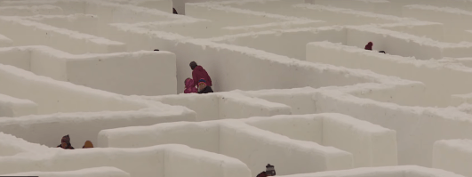 У Канаді створили найбільший у світі сніговий лабіринт (ВІДЕО)