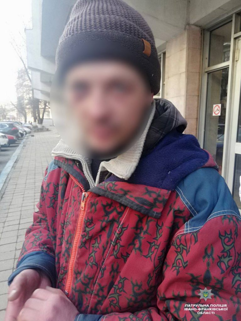 В університетській стоматполіклініці “на гарячому” спіймали крадія куртки (ФОТОФАКТ)