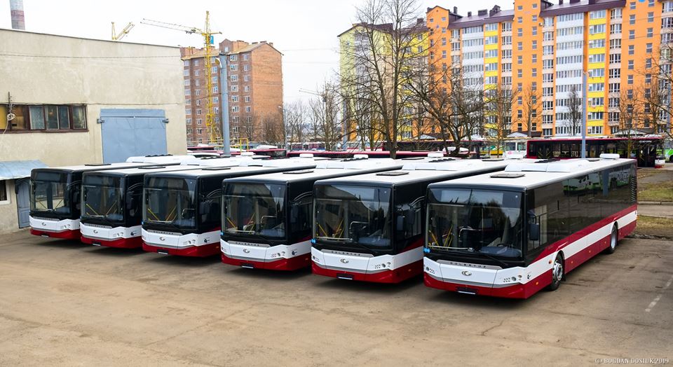 Кондиціонери, USB-зарядки, місця для візочків і навіть тварин- такі опції мають нові автобуси в Івано-Франківську (ФОТО)