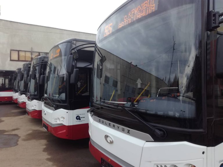 В Івано-Франківську презентували нові турецькі автобуси, які вийдуть на кілька маршрутів (ФОТО)