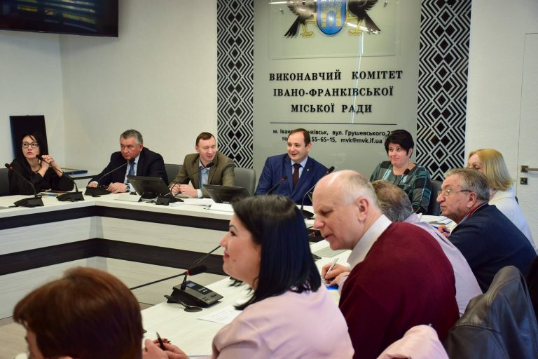 Мер та голови сусідніх сіл радилися, як утворювати Франківську ОТГ (ФОТО)