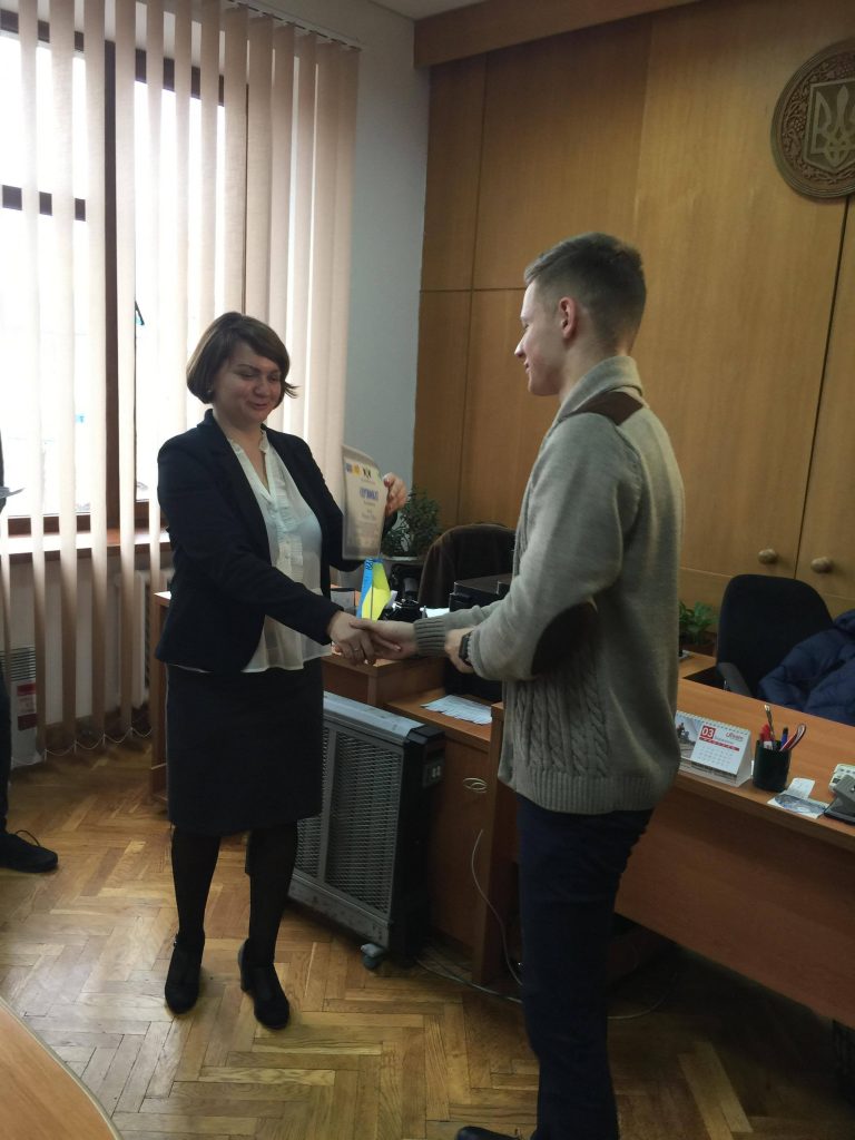 Міська рада зсередини: у Франківську учасники проекту “Молодь і влада” завершили стажування (ФОТО)