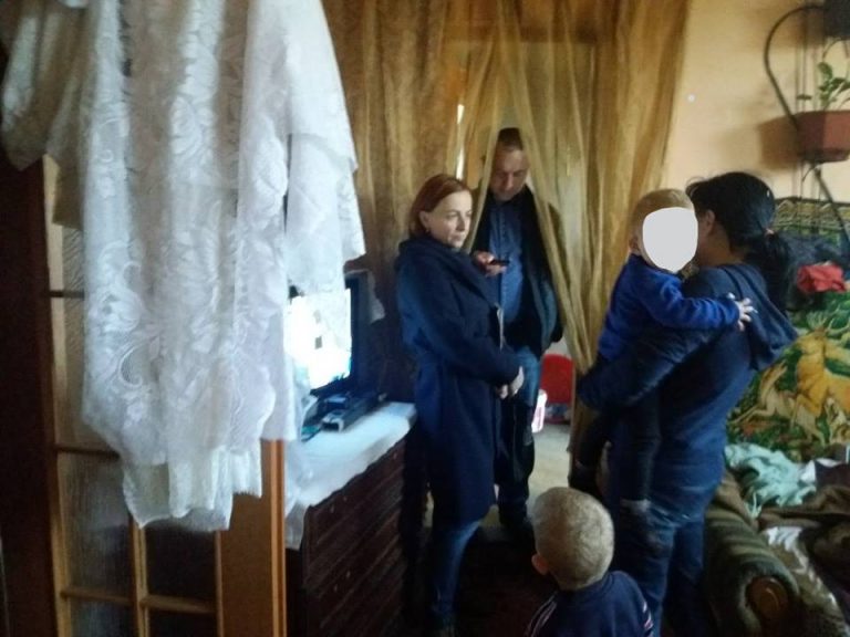 У Франківську шестирічного хлопчика забрали від батьків до лікарні (ФОТО)