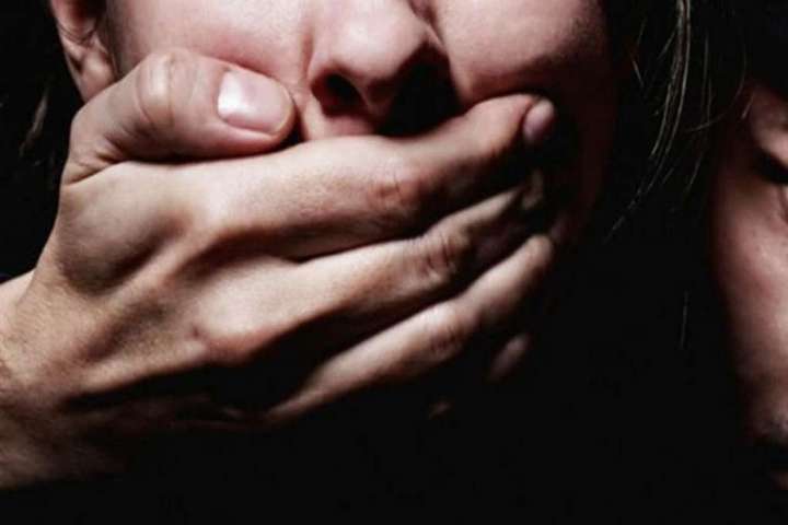 На Тлумаччині правоохоронці оперативно затримали ґвалтівника неповнолітньої дівчини (ВІДЕО)